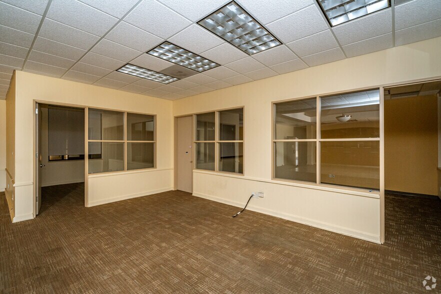 More Photos Of 2799 Fulton St, Houston Bank For Sale