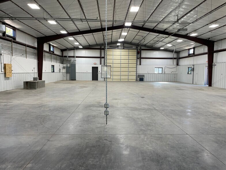 More Photos Of 813 Joe Black Rd, Williamston Warehouse For Lease