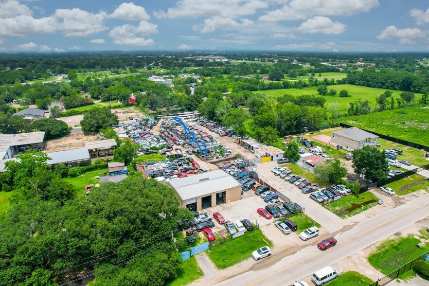 More Photos Of 5028 Fuqua Gardens Vw, Houston Manufacturing For Sale