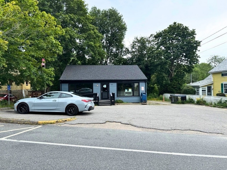 More Photos Of 529 Old County Rd, Westport Post Office For Sale