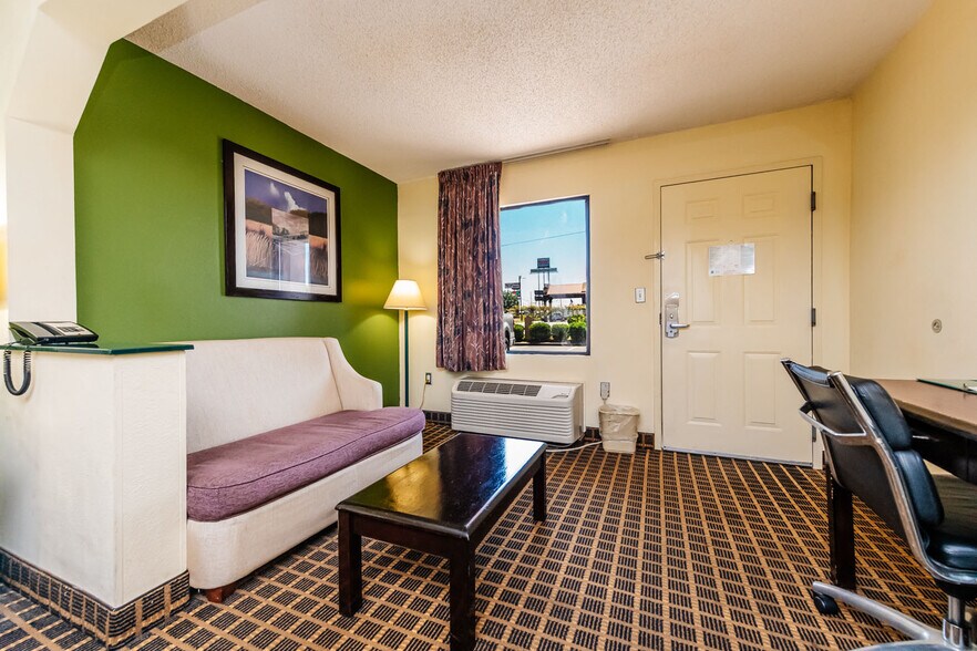 More Photos Of 115 Chapman Rd, Byron Hotel For Sale