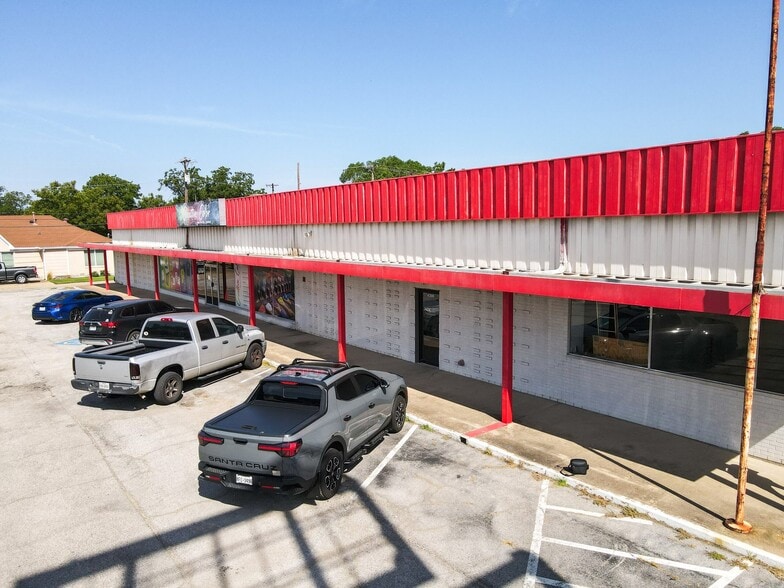 More Photos Of 1101 Main St, Garland Warehouse For Sale