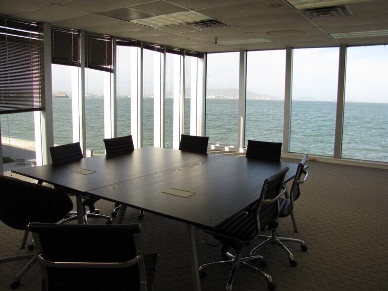 More Photos Of 828 Airport Blvd, Burlingame Research And Development For Lease