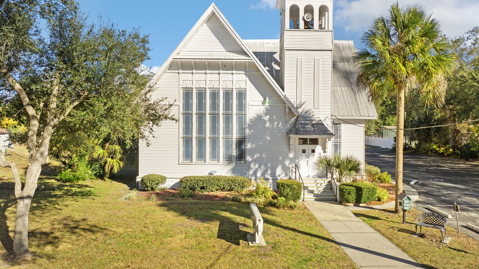 More Photos Of 201 W University Ave, Orange City Religious Facility For Sale