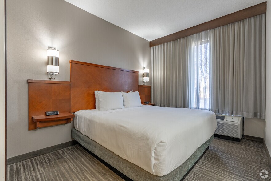 More Photos Of 7905 Giacosa Pl, Memphis Hotel For Sale