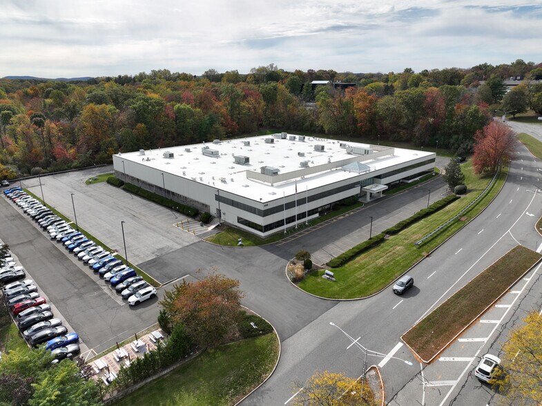 Primary Photo Of 1300 MacArthur Blvd, Mahwah Warehouse For Lease