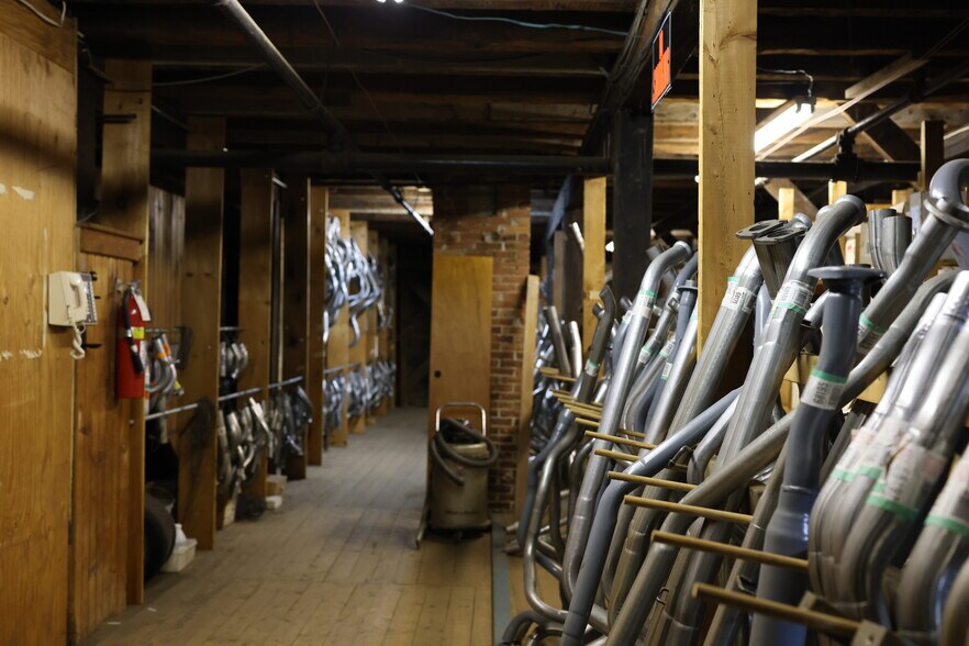 More Photos Of 9 Chestnut St, Dover Freestanding For Sale