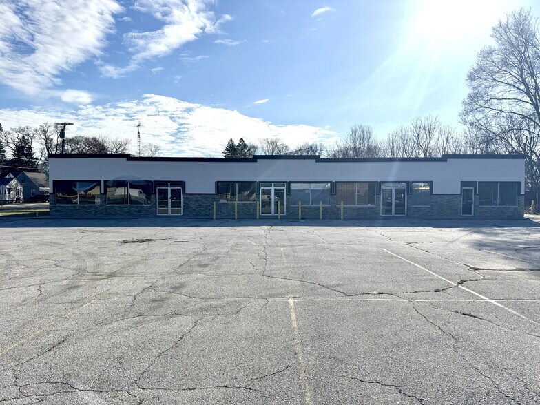 More Photos Of 5074 Douglas Rd, Toledo Storefront For Sale