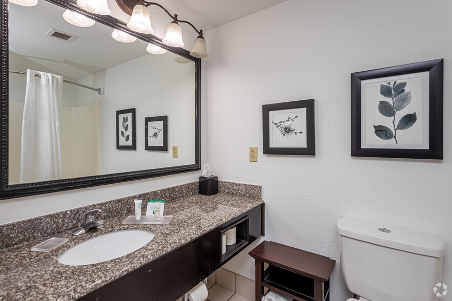 More Photos Of 13900 Wilfred Seymour Rd, Ocean Springs Hotel For Sale