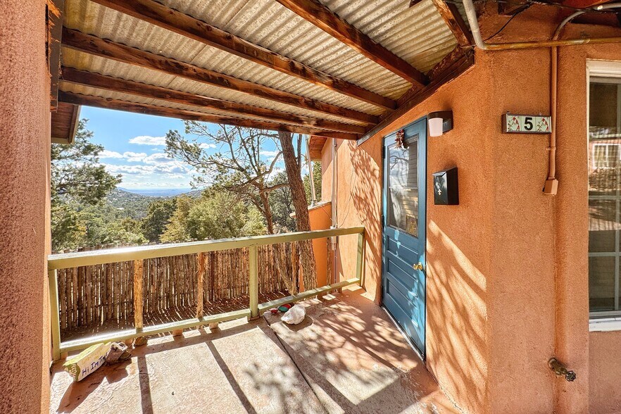 More Photos Of 25 Vista Point Rd, Santa Fe Healthcare For Sale