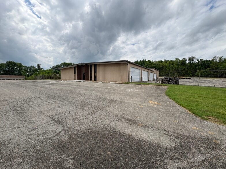 More Photos Of 160 Unionville Rd, Butler Light Distribution For Sale