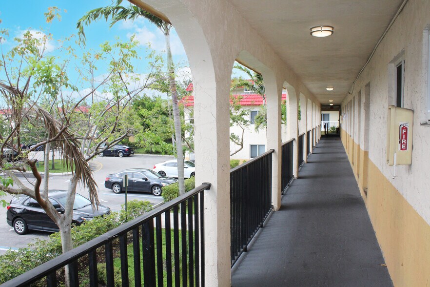 More Photos Of 5850-5890 NW 17th Plz, Sunrise Apartments For Sale