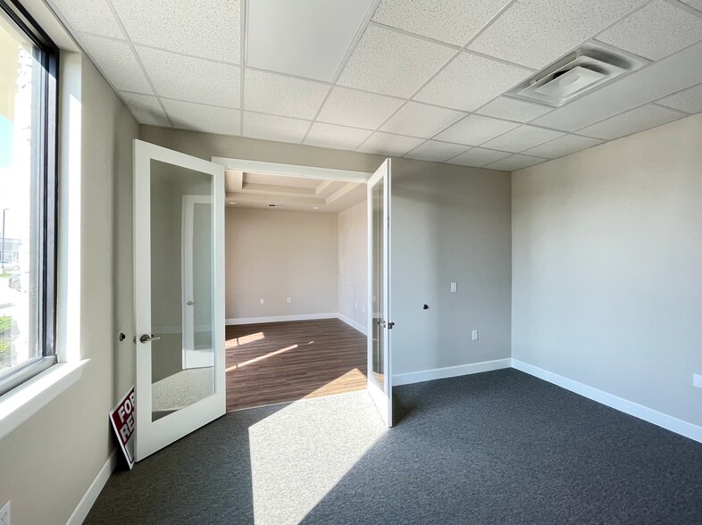 More Photos Of 3129 Kingsley Dr, Pearland Medical For Sale