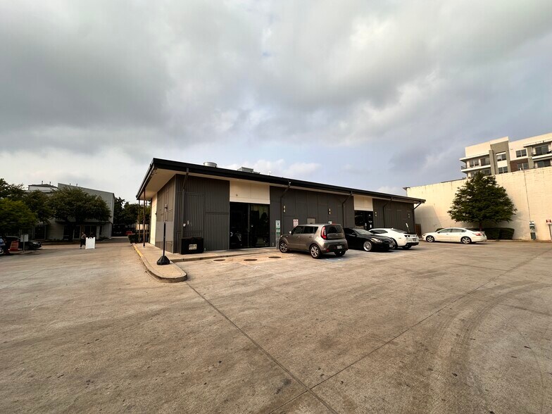 More Photos Of River Oaks Restaurant / Cafe, Houston Restaurant For Lease
