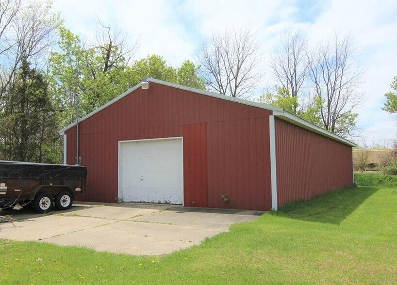 More Photos Of 11320 Saginaw rd, Grand Blanc Storefront For Sale
