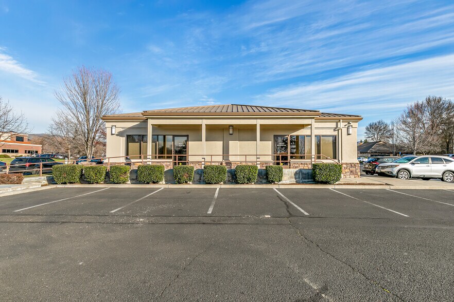 More Photos Of 3144 State St, Medford Healthcare For Lease