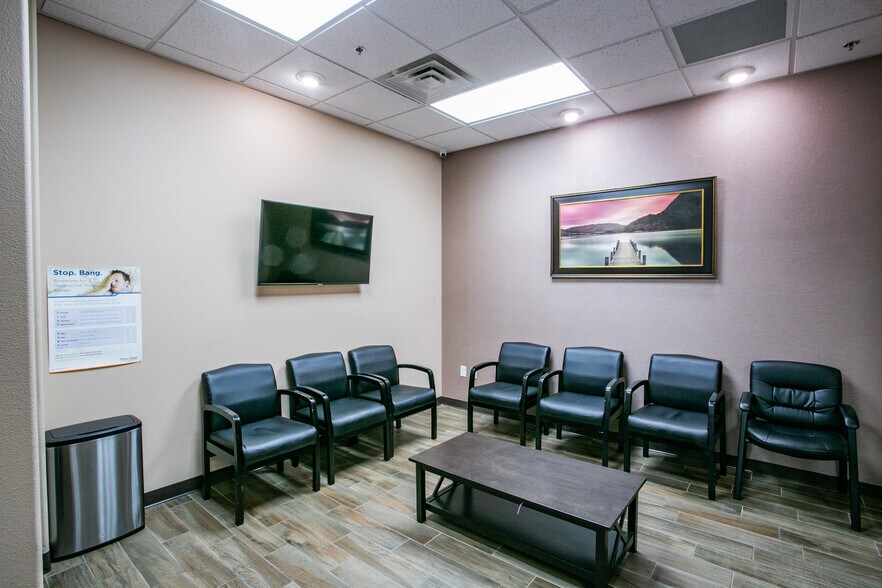 More Photos Of 2904 W Horizon Ridge Pky, Henderson Medical For Lease
