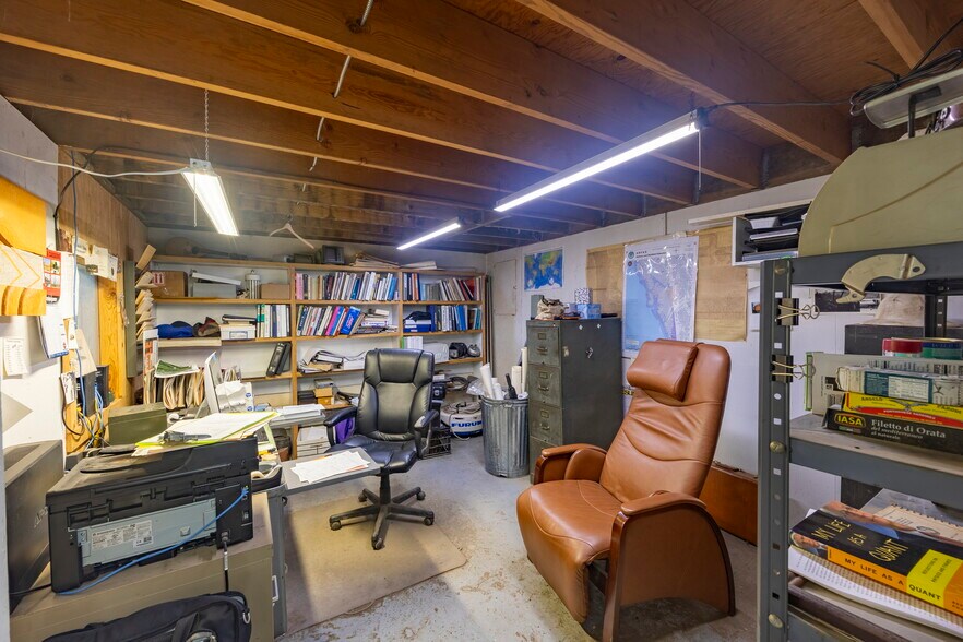 More Photos Of 5262 Yaquina Bay Rd, Newport Marina For Sale