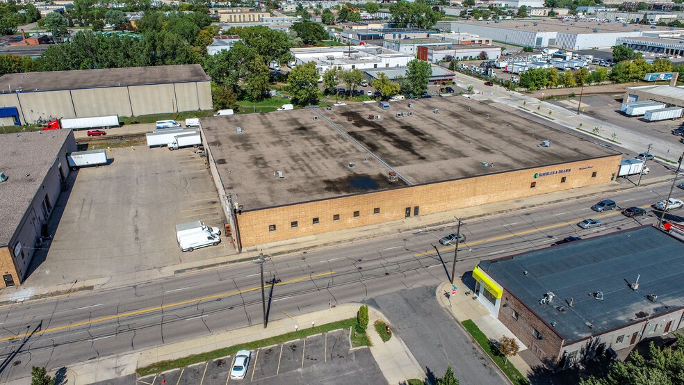 More Photos Of 2323-2409 E Hennepin Ave, Minneapolis Warehouse For Sale