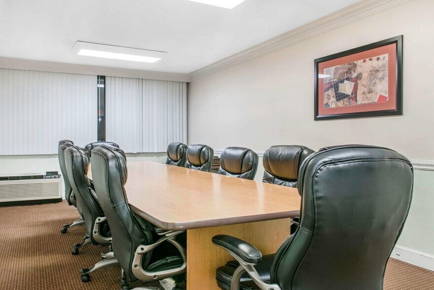 More Photos Of 10 Rockridge Rd, Englewood Hotel For Sale