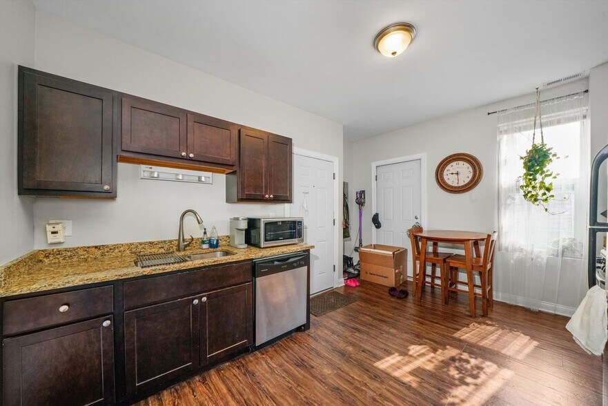 More Photos Of 1616 W 18th Pl, Chicago Apartments For Sale