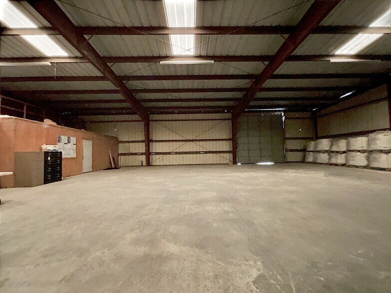 More Photos Of 201 Houston St, George West Warehouse For Lease