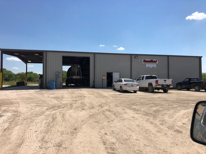 More Photos Of 11585-2 Hwy 181, San Antonio Office For Lease