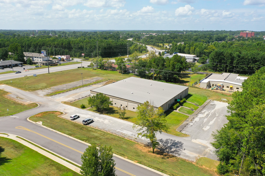 Primary Photo Of 2015 Gateway Dr, Opelika Office For Lease