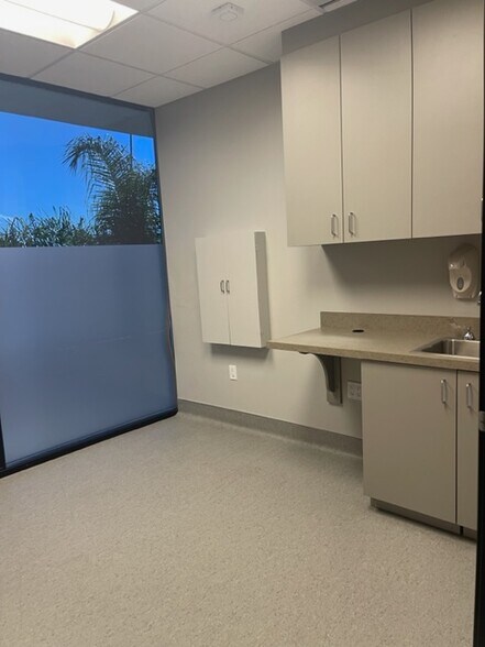 More Photos Of 15944 Los Serranos Country Club Dr, Chino Hills Coworking Space