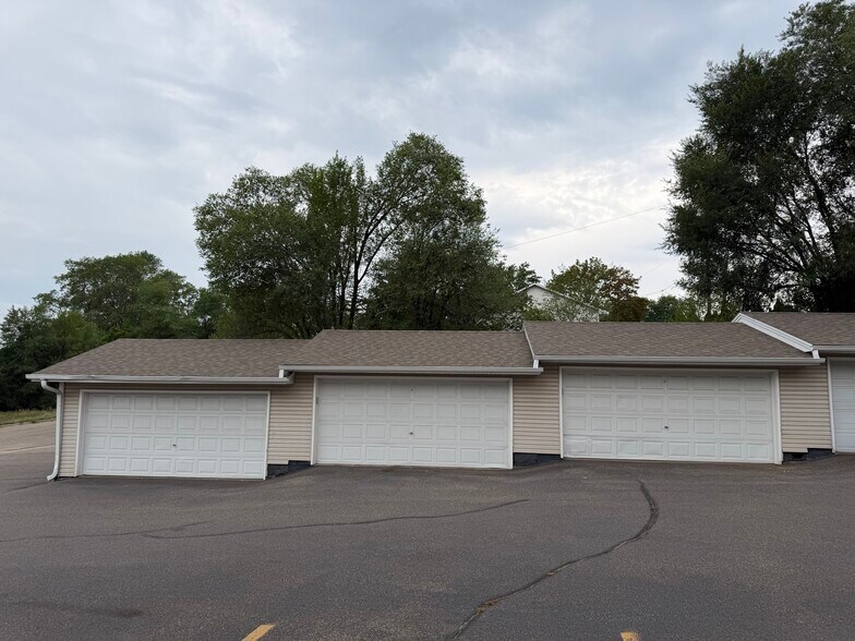 More Photos Of 105 Park St E, South Saint Paul Apartments For Sale