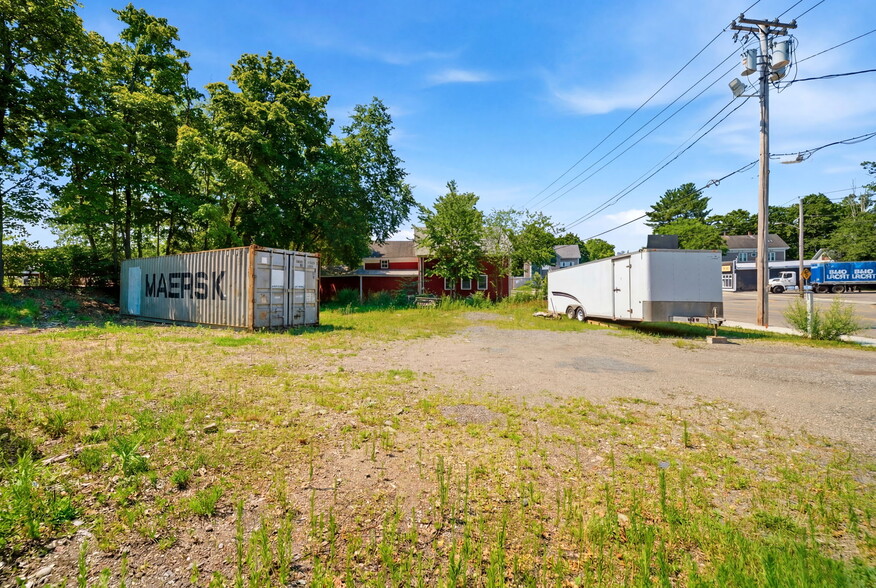 More Photos Of 335 N Washington St, North Attleboro Bar For Sale