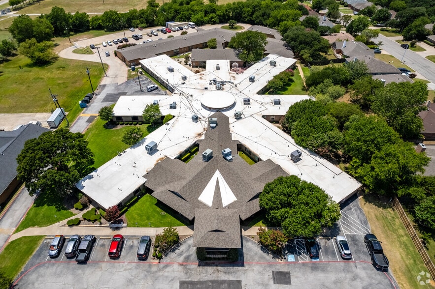 More Photos Of 2229 N Carroll Blvd, Denton Skilled Nursing Facility For Sale