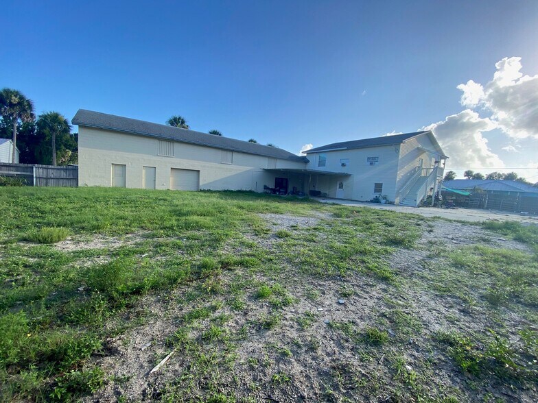 More Photos Of 1500 Main St NE, Palm Bay Light Distribution For Sale