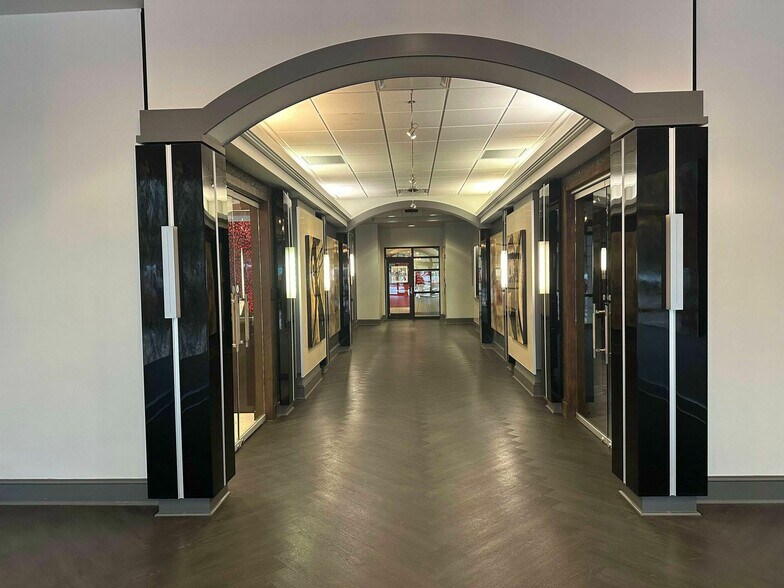 More Photos Of 113-123 S Monroe St, Tallahassee Office For Sale