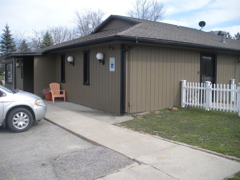 More Photos Of 1108 Estey Rd, Beaverton Restaurant For Sale