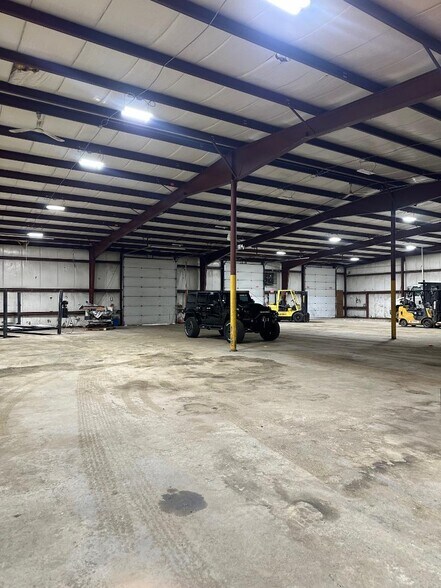 More Photos Of 30 Leonardo Dr, North Haven Warehouse For Lease
