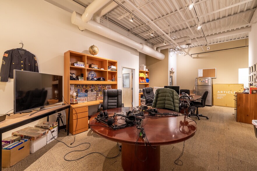 More Photos Of 293-317 Libbey Industrial Pky, Weymouth Light Distribution For Lease