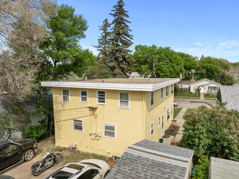 More Photos Of 1104 2nd St SE, Minot Apartments For Sale