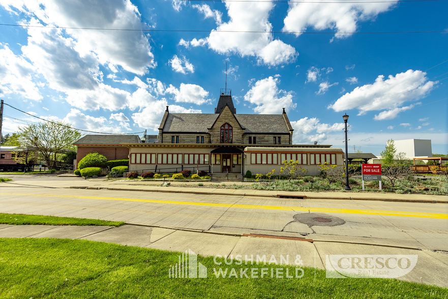 Primary Photo Of 30 Depot St, Berea Restaurant For Sale