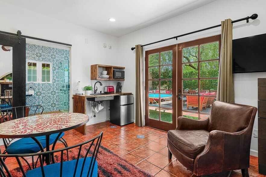 More Photos Of 520 Chuckwalla Rd, Palm Springs Apartments For Sale