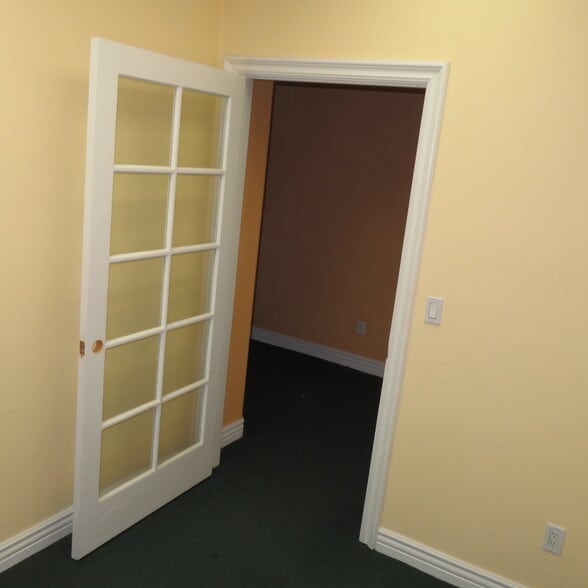 More Photos Of 17026-17030 E Cypress St, Covina Medical For Lease