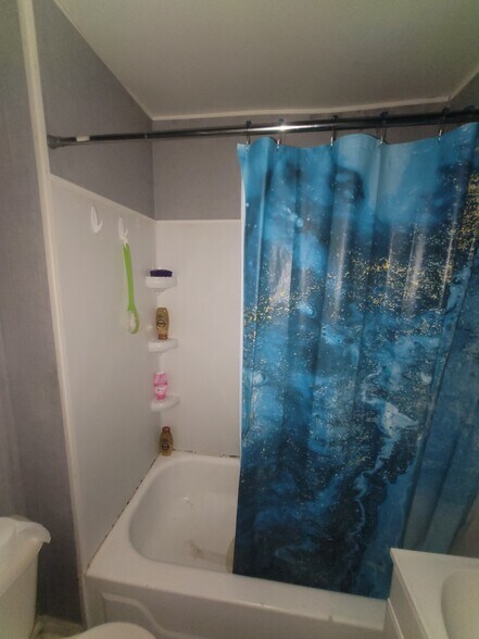 More Photos Of 1458 W 32nd St, Indianapolis Apartments For Sale