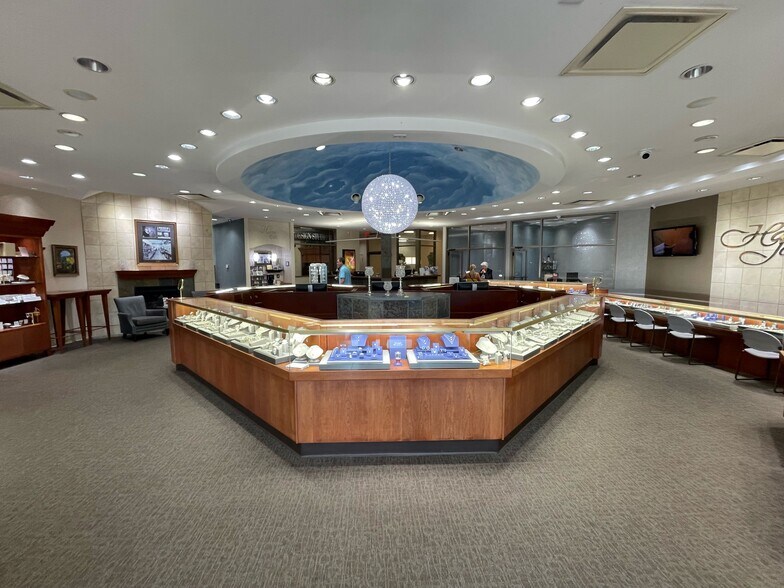 More Photos Of 2331-2355 W Main St, Troy Storefront For Lease