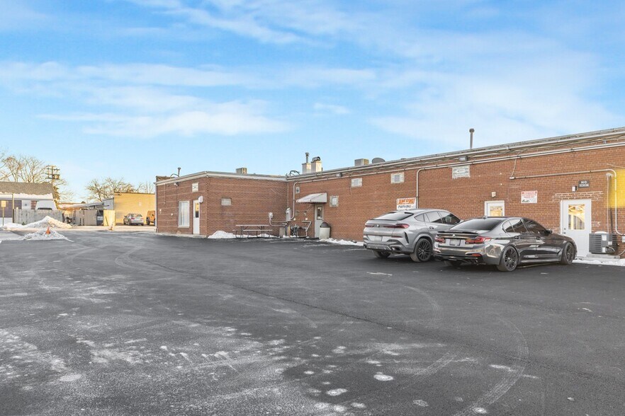 More Photos Of 1551 Plainfield Rd, Joliet Freestanding For Lease