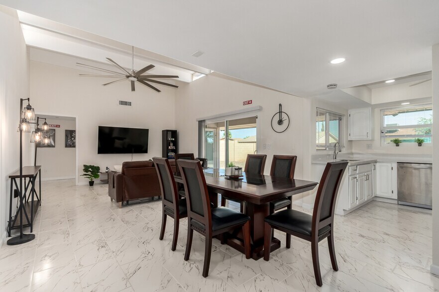 More Photos Of 10441 W Twin Oaks Dr, Sun City Assisted Living For Sale