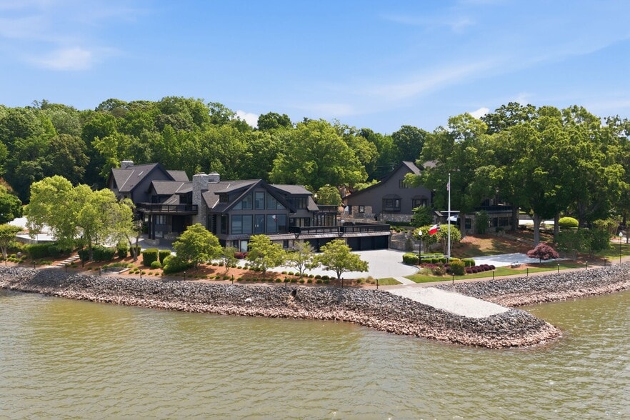 More Photos Of 9715 Nine Eagles Ln, Charlotte Specialty For Sale
