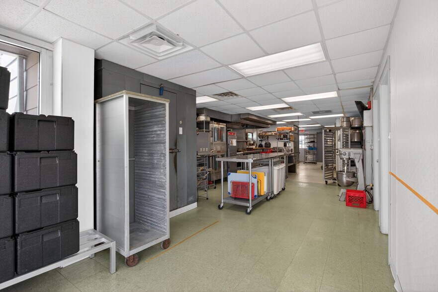 More Photos Of 124 S Brooklyn Rd, Napoleon Freestanding For Sale