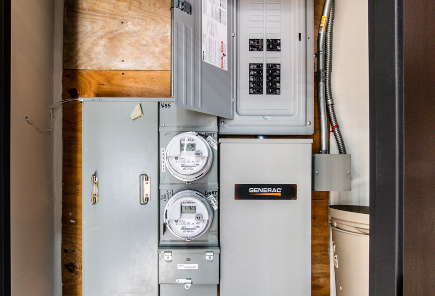 More Photos Of 1645 S River Rd, Des Plaines Office For Sale