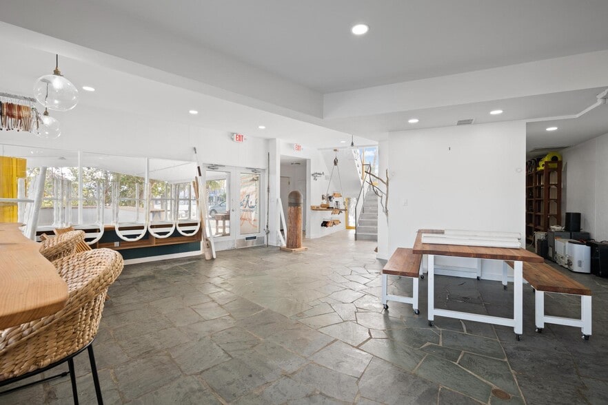 More Photos Of 810 Dodecanese Blvd, Tarpon Springs Marina For Sale