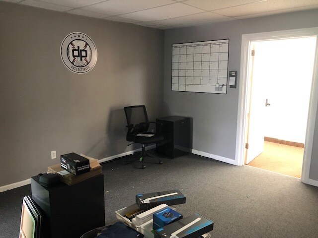 More Photos Of 860-864 Willis Ave, Albertson Storefront Retail Office For Lease